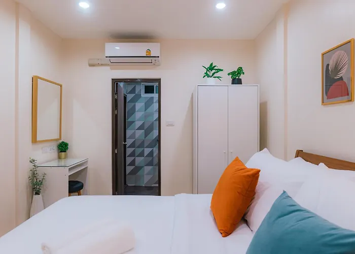 Prime Sukhumvit Modern Home, Phrom Phong Bts, Em District, Up To 14 Guests * Bangkok